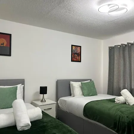 Birmingham Peculiar Apartment 2-Bedrooms Exterior photo