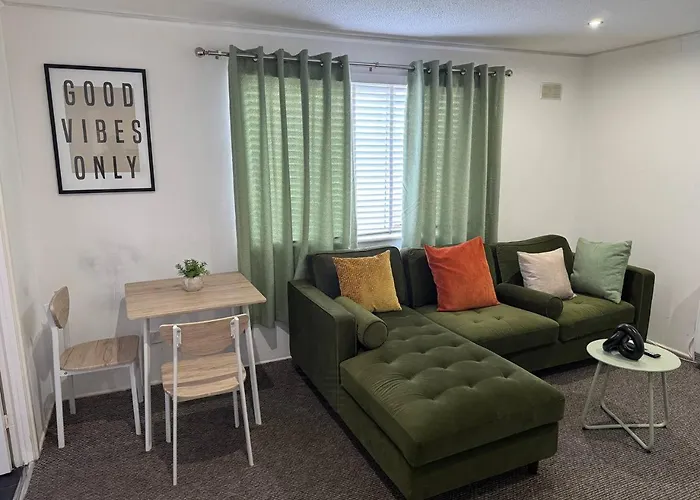 Birmingham Peculiar Apartment 2-Bedrooms
